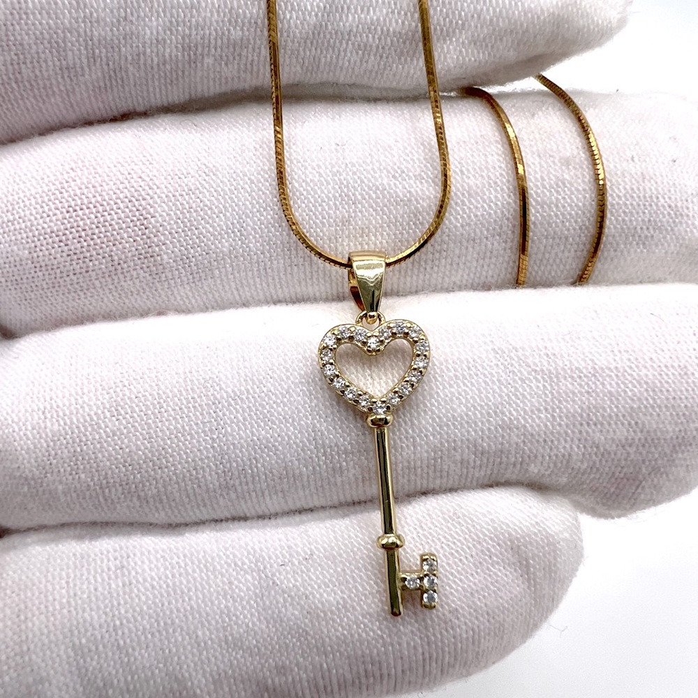 Gold Plating over Sterling Heart Key Cz Necklace - Picture 3 of 13